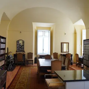 https://the-saints-library-loft-in-historical-palace.hotels-amalfi.com